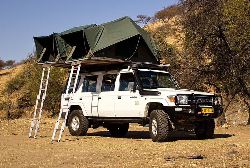 Toyota Landcruiser 76 4x4 V8 Diesel 4 Pax